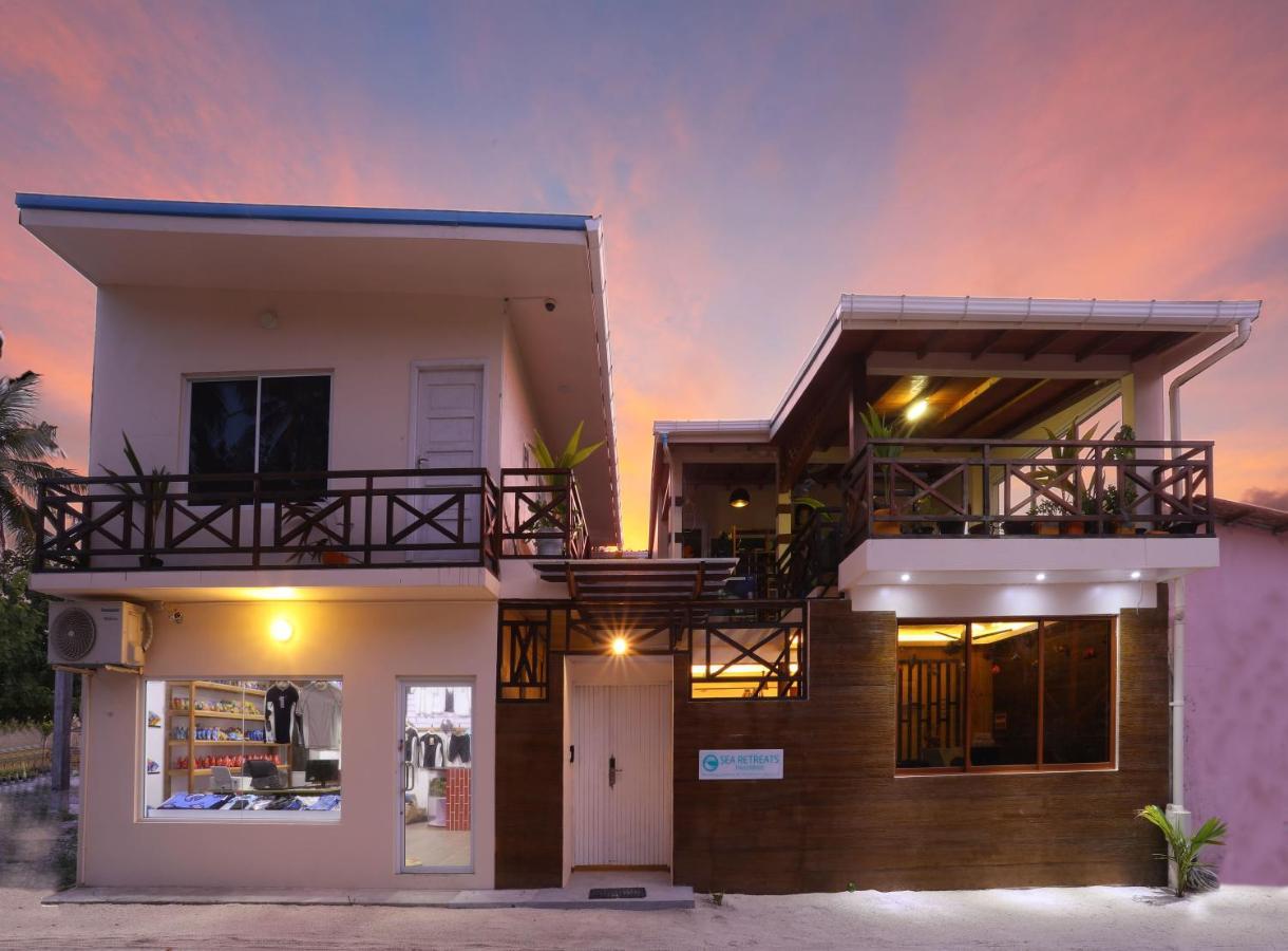 Surf Yoga Camp Ξενοδοχείο Thulusdhoo Εξωτερικό φωτογραφία